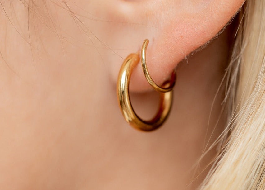 Solid Double Twist Hoops – Zaana Jewelry