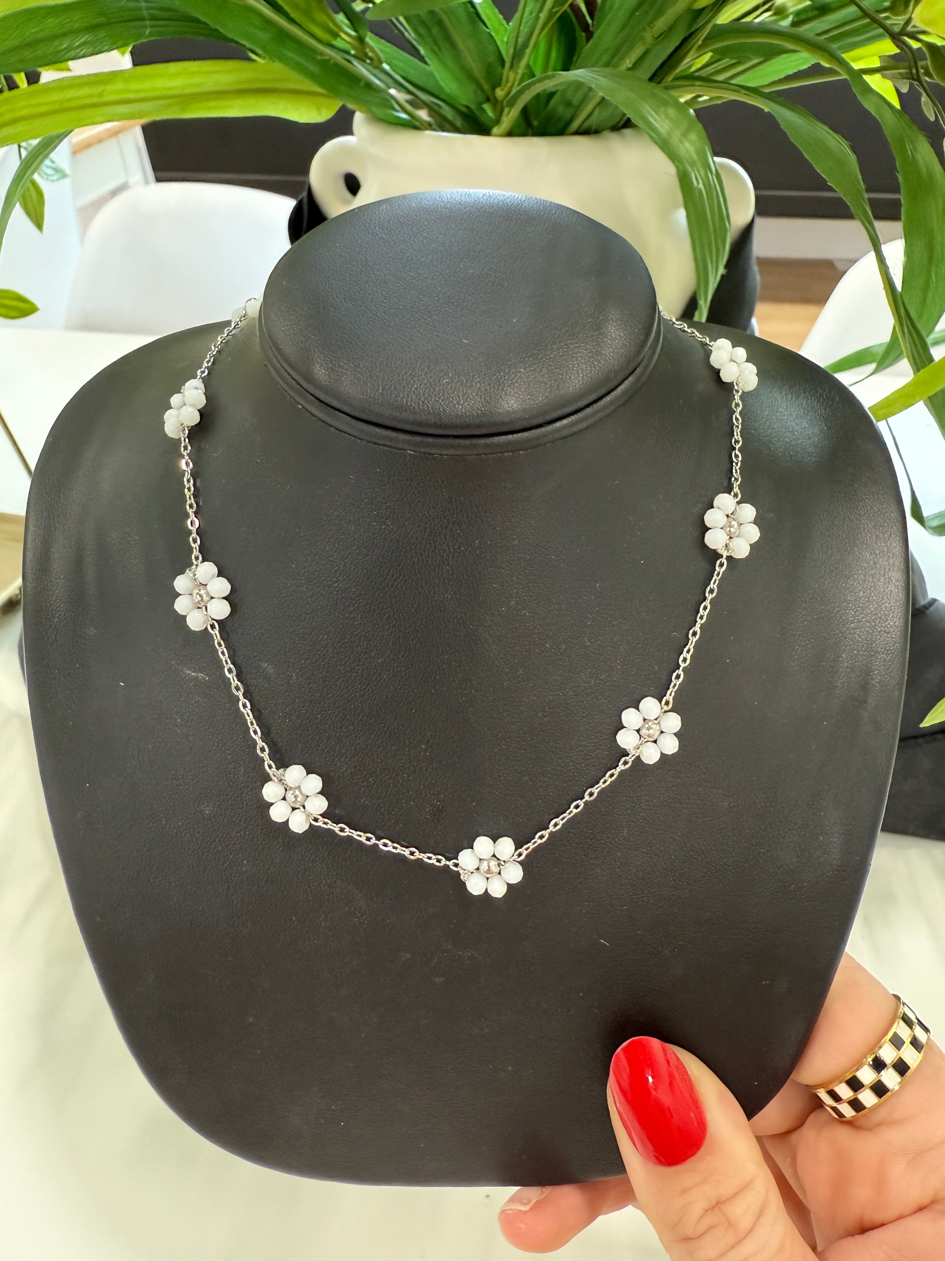 Sandy Pearl Flower Necklace - Summer Pretty Necklace – Zaana Jewelry