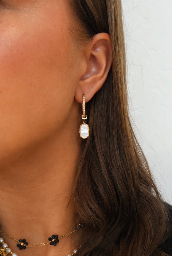 Antique Oval Charm Gold